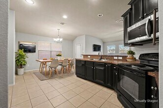1005 Meadow Green Ct in Princeton, TX - Building Photo - Building Photo