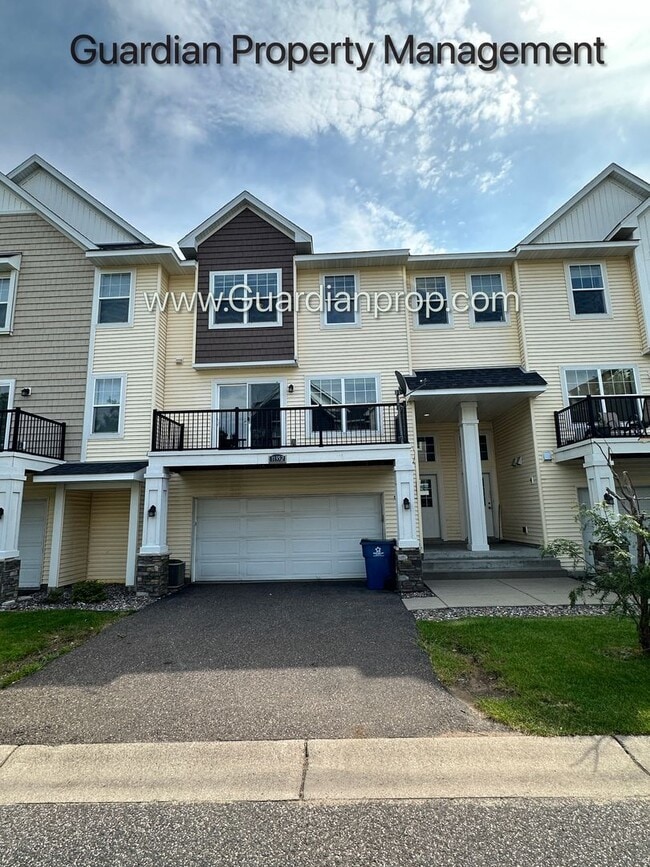 property at 11952 Emery Village Dr N