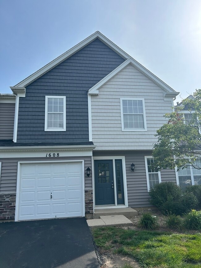 1608 Pebble Beach Cir