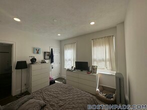 111 Park Dr in Boston, MA - Building Photo - Building Photo