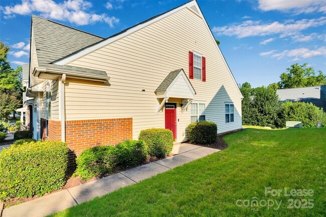 2290 Hanover Drive in Indian Land, SC - Foto de edificio - Building Photo