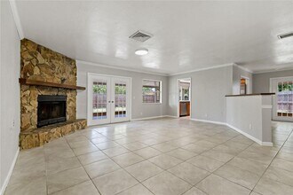 2911 Wycombe Way in Palm Harbor, FL - Foto de edificio - Building Photo