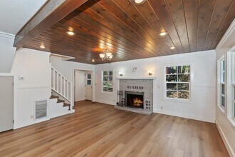 292 Walnut Dr in Lake Arrowhead, CA - Building Photo - Building Photo