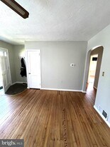 204 Wecaf Rd in New Holland, PA - Building Photo