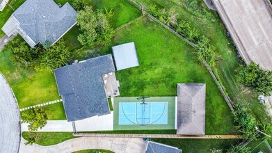 2550 Roy Cir in Houston, TX - Building Photo - Building Photo