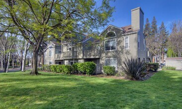 Wood Creek in Pleasant Hill, CA - Foto de edificio - Building Photo