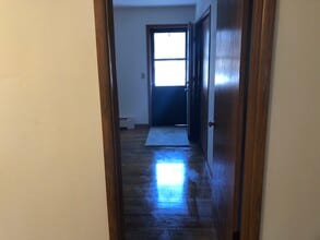 1026 W Badger Rd, Unit # 2 in Madison, WI - Foto de edificio - Building Photo