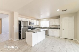 9114 Cazador St in Las Vegas, NV - Building Photo - Building Photo