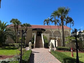 850 N Atlantic Ave in Cocoa Beach, FL - Building Photo - Building Photo