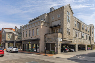 21 Forest St in New Canaan, CT - Building Photo - Primary Photo