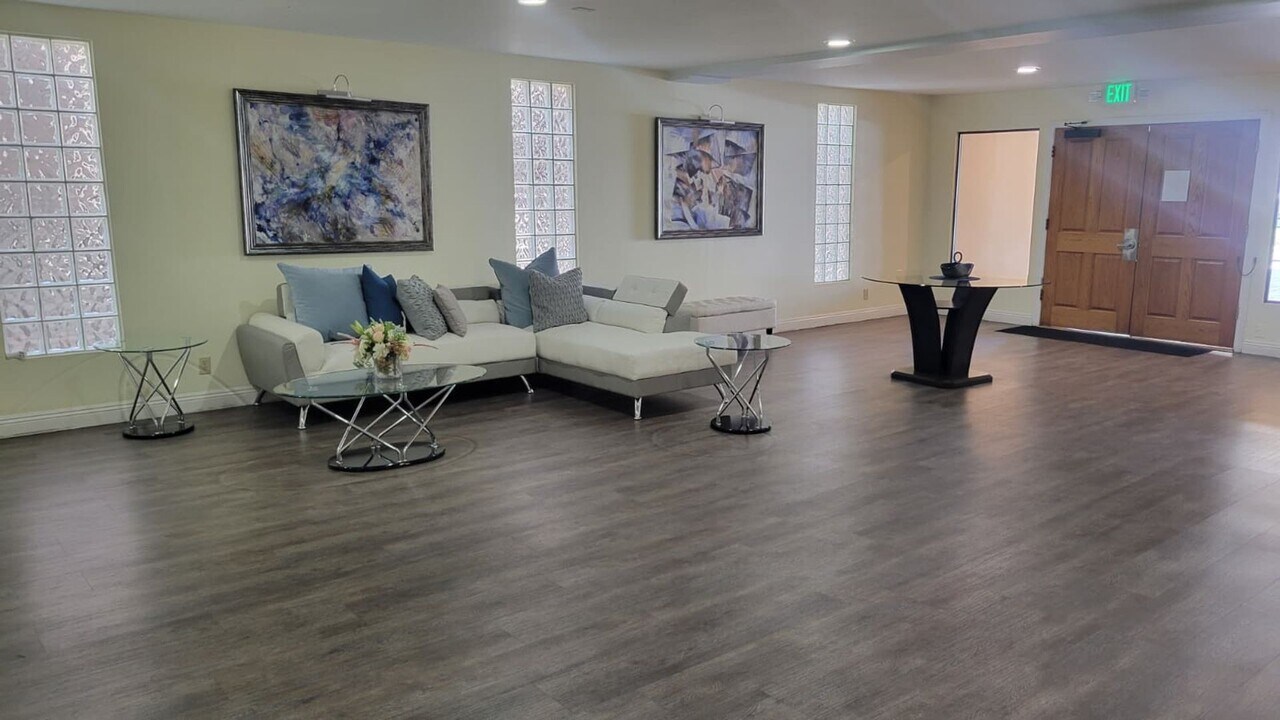 4521 Colbath Ave in Los Angeles, CA - Building Photo