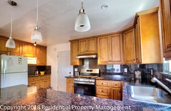 4574 Angeles Ave in Fremont, CA - Building Photo - Building Photo