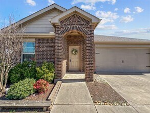 1303 Savannah Ridge Dr in Princeton, TX - Building Photo - Building Photo