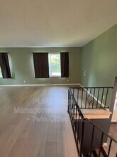 10425 32nd Ave N in Minneapolis, MN - Building Photo - Building Photo