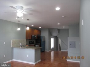337 Christian St in Philadelphia, PA - Building Photo - Building Photo