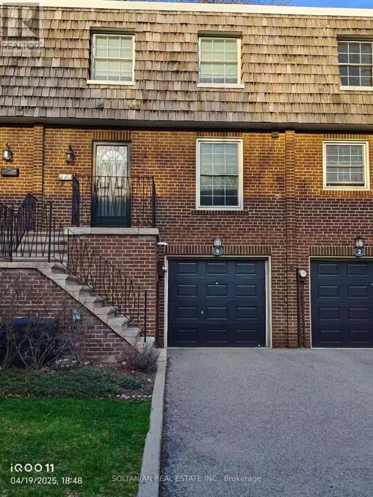 4 Stonedale Placeway in Toronto, ON - Building Photo