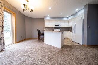 800 Bradbury Cir in Jordan, MN - Building Photo - Building Photo