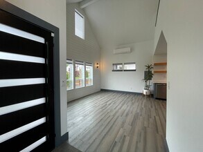 7690 SE Overland St in Milwaukie, OR - Building Photo - Building Photo