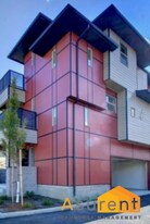 73 Mountain Ave in Ashland, OR - Building Photo