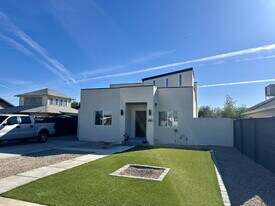 2029 W Adams St in Phoenix, AZ - Building Photo