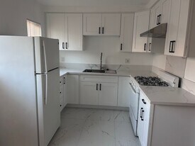 236 Monterey Rd in South Pasadena, CA - Building Photo