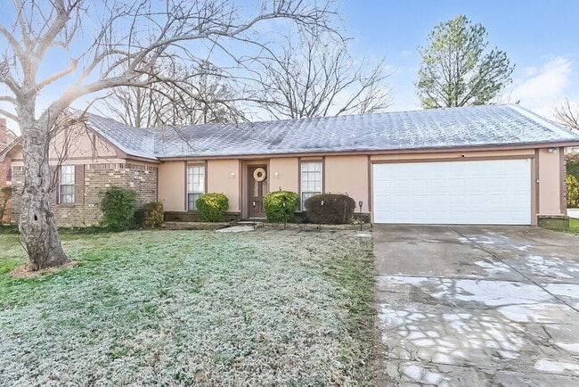 7261 Hollorn Ln