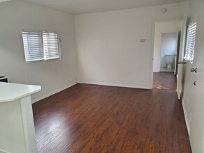 2305 Lemon Ave-Unit -15 in Signal Hill, CA - Building Photo - Building Photo