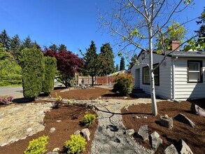 801 Dorris St in Eugene, OR - Building Photo - Building Photo