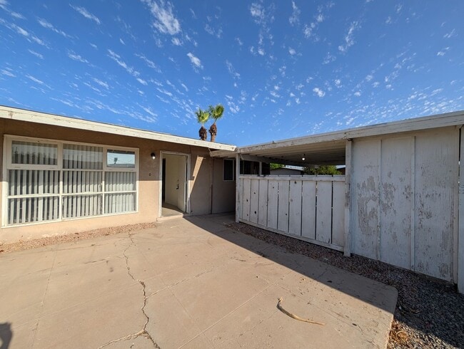 property at 160 E 24th Pl