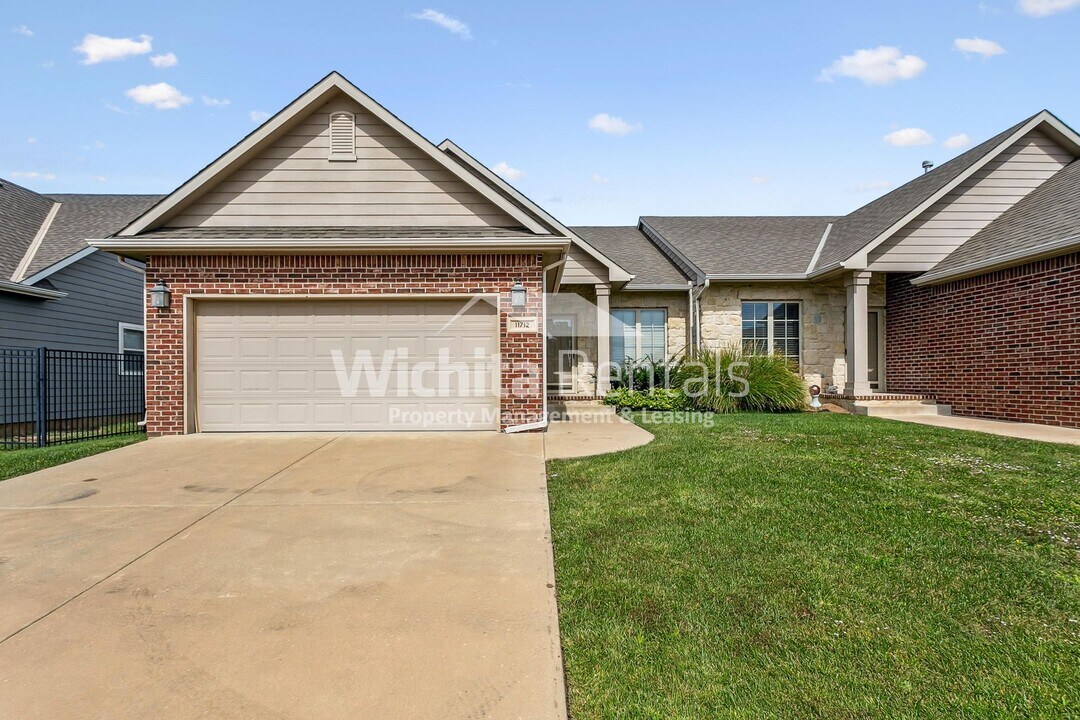 11712-11714 E Crestwood St in Wichita, KS - Building Photo