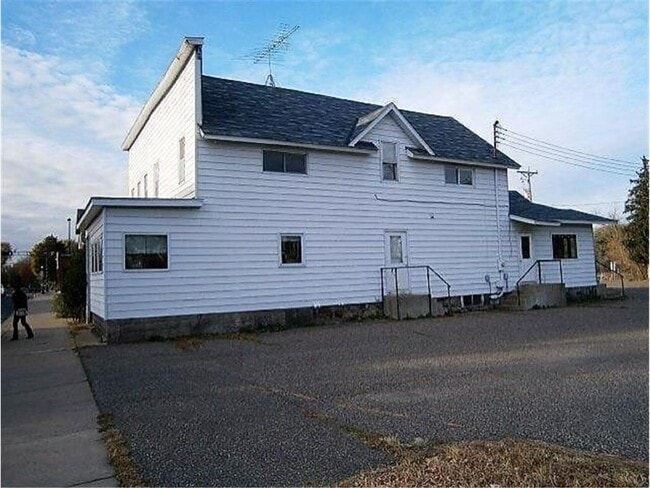 118 Spring St in Somerset, WI - Building Photo - Building Photo