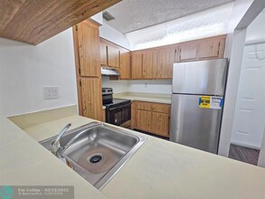 11440 NW 45th St in Coral Springs, FL - Foto de edificio - Building Photo