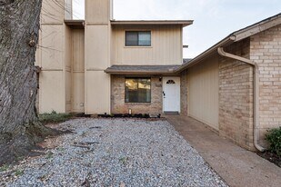 9605 Hefner Village Blvd in Oklahoma City, OK - Building Photo