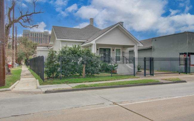 property at 801 Richmond Ave.