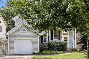 7425 Hubbard Woods Rd in Charlotte, NC - Building Photo