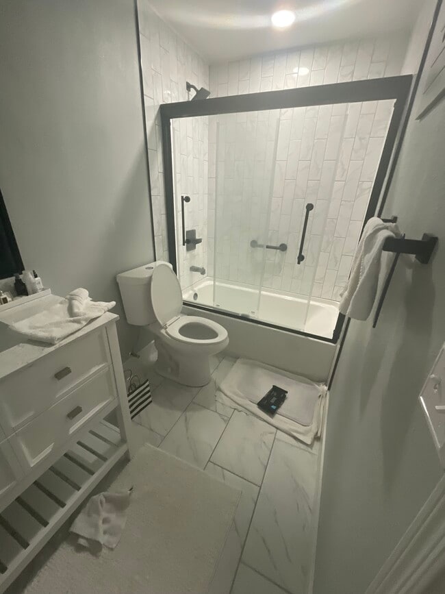 11375 E Sahuaro Dr, Unit Private Room and Bathroom in Scottsdale, AZ - Building Photo - Building Photo