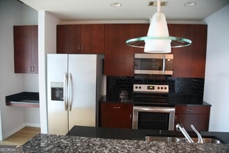 400 W Peachtree St NW in Atlanta, GA - Building Photo - Building Photo