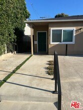 12203 Falkirk Ln in Los Angeles, CA - Building Photo - Building Photo