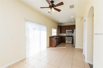3637 Covington Ln in Lakeland, FL - Foto de edificio - Building Photo