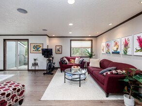 44 Eagle Crest Dr in Lake Oswego, OR - Building Photo - Building Photo
