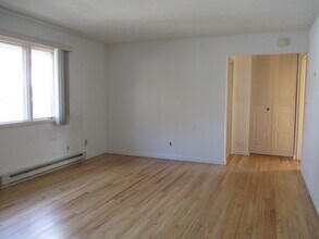 88 Feronia Way, Unit 1A in Rutherford, NJ - Building Photo - Building Photo