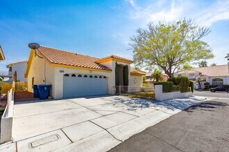 8995 Sidebrook Ct in Las Vegas, NV - Building Photo - Building Photo