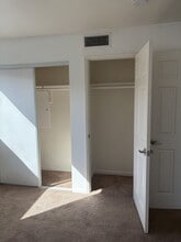 2020 Guthrie St N in San Bernardino, CA - Foto de edificio - Building Photo