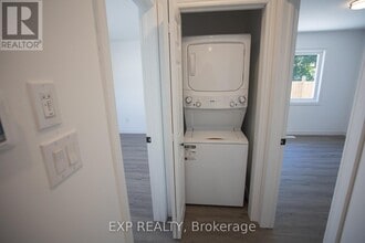 277 Grove St E in Barrie, ON - Building Photo - Building Photo