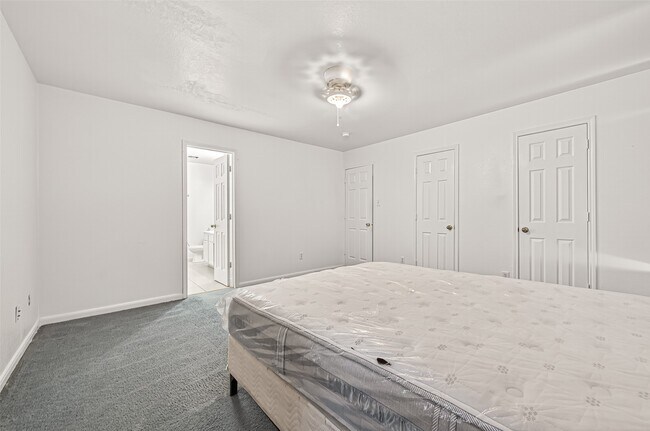 15707 Crooked Arrow Dr in Sugar Land, TX - Building Photo - Building Photo