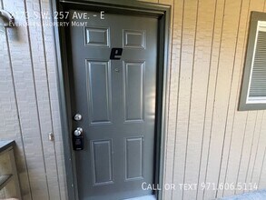 2173 SW 257th Dr in Troutdale, OR - Building Photo - Building Photo