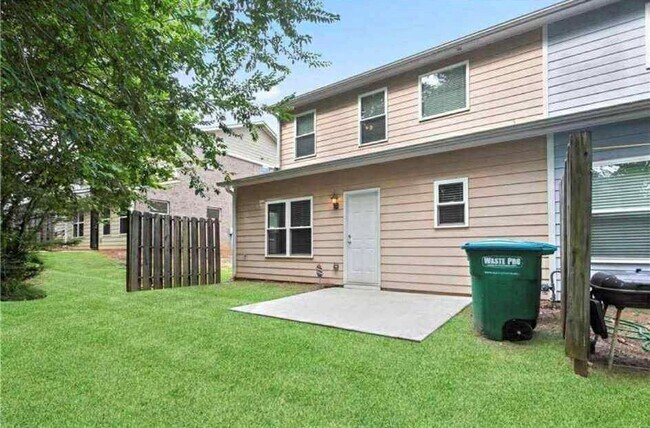 1251 Rockfield Cir in Norcross, GA - Foto de edificio - Building Photo