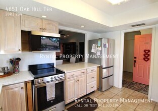 4651 Oak Hill Terrace in Sarasota, FL - Foto de edificio - Building Photo