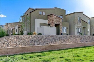 534 Lassen Falls Ct in Las Vegas, NV - Building Photo - Building Photo