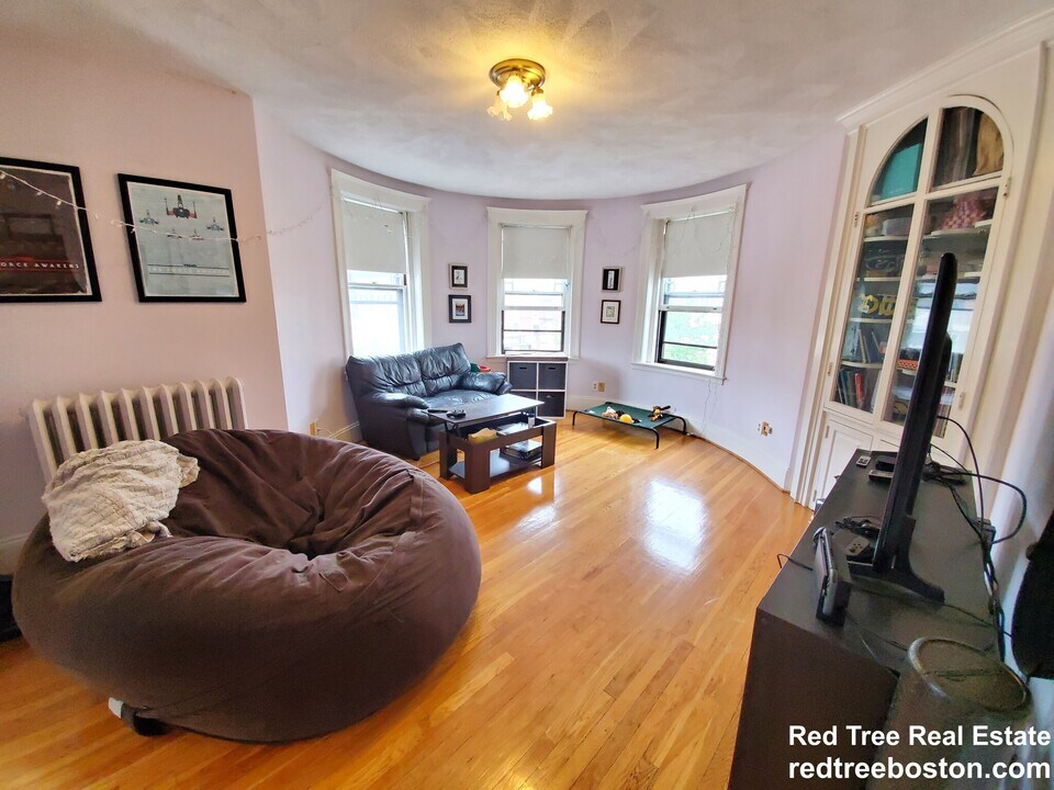 1775 Massachusetts Ave, Unit 3 in Cambridge, MA - Building Photo